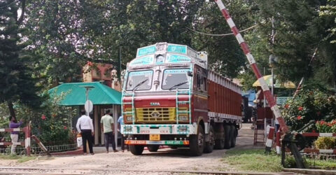 ৬ দিনে হিলি দিয়ে ভারত থেকে ১৬ হাজার টন চাল আমদানি