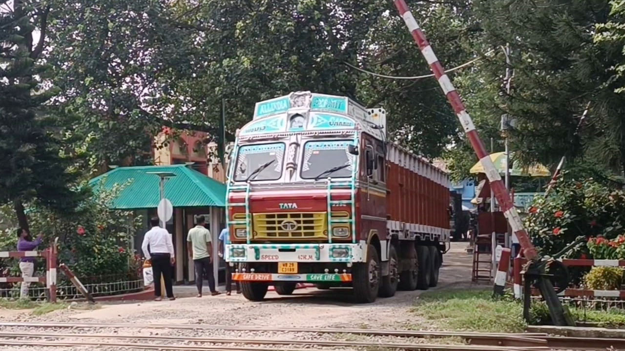 ৬ দিনে হিলি দিয়ে ভারত থেকে ১৬ হাজার টন চাল আমদানি