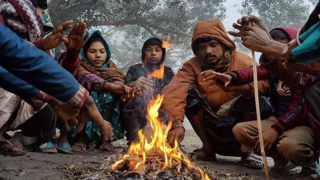 পঞ্চগড়ে দেখা নেই সূর্যের, হাড় কাঁপছে বরফশীতল বাতাসে