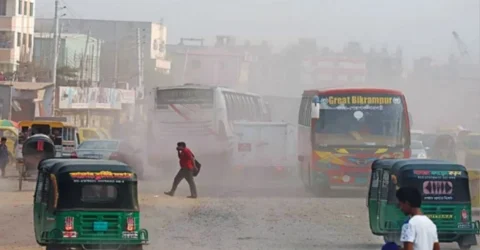 ঢাকার বাতাসে খানিকটা উন্নতি, দূষণের শীর্ষে করাচি