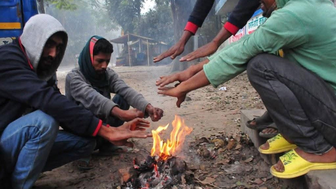 ঘন কুয়াশা আর হিম বাতাসে জবুথবু রংপুর