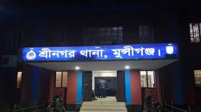 মুন্সীগঞ্জে থানা ঘেরাও করে যুবদল নেতাকে ছিনিয়ে নিলেন বিএনপির নেতা-কর্মীরা