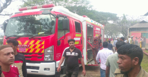 দুই ঘণ্টার চেষ্টায় গাজীপুরে কারখানার আগুন নিয়ন্ত্রণে