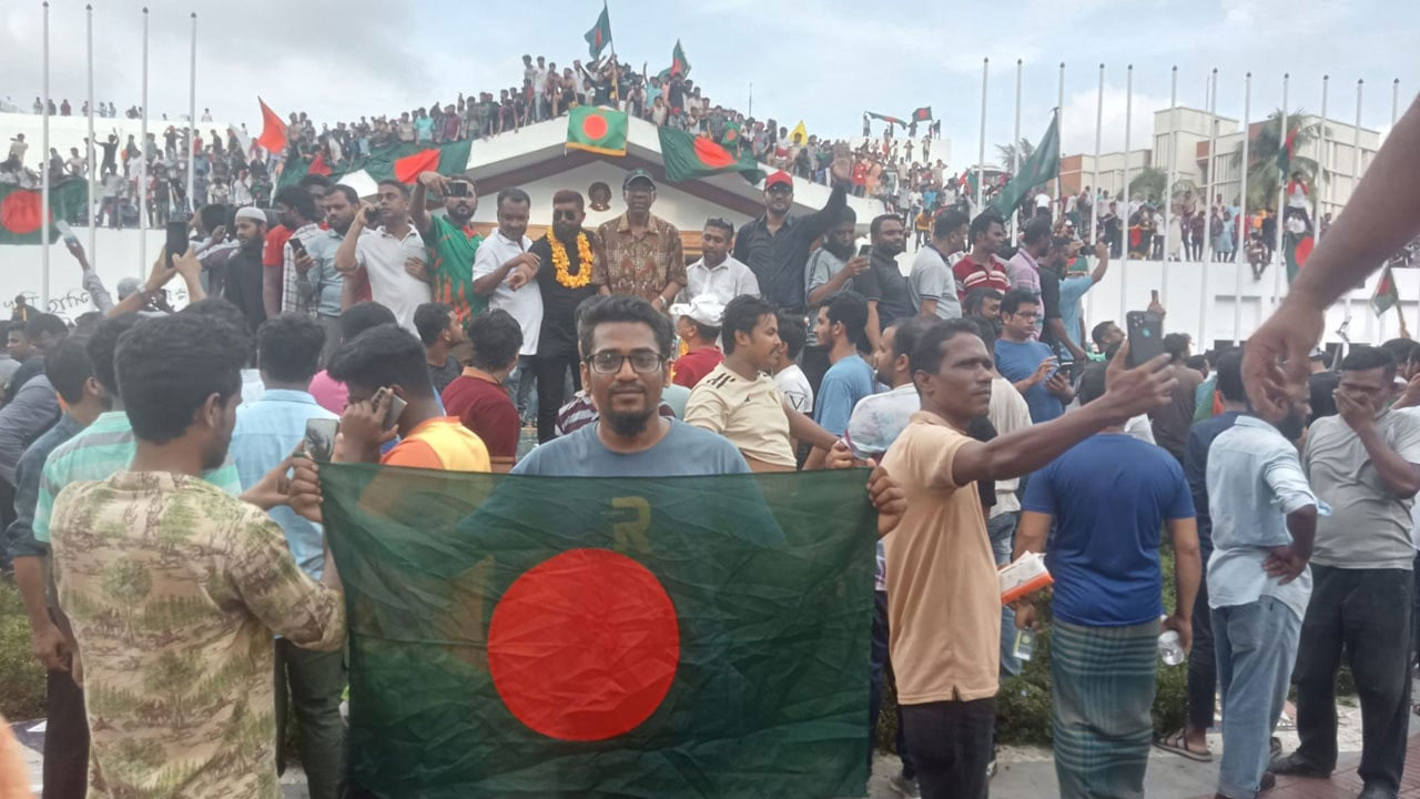 মানুষের কাছে গণঅভ্যুত্থানের ছবি-ভিডিও চেয়েছে সরকার