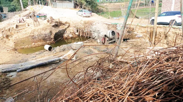 নিলাম ছাড়াই ব্রিজের রড বিক্রির অভিযোগ এলজিইডির বিরুদ্ধে