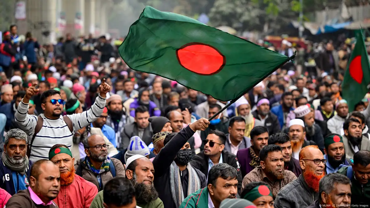 বিডিআর হত্যাকাণ্ডের পুনঃতদন্ত দাবিতে আজও শাহবাগে অবরোধ