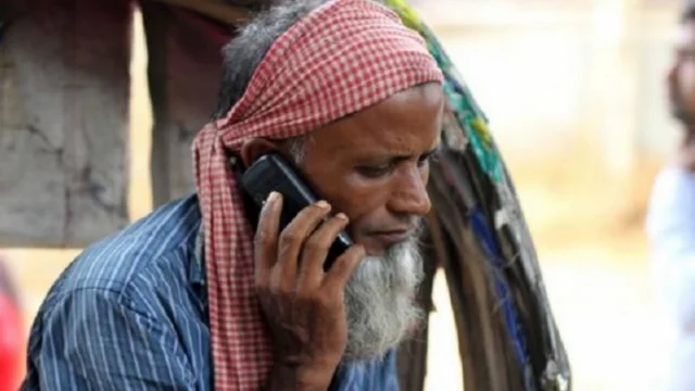 মোবাইল রিচার্জে ১০০ টাকার মধ্যে ৫৬ টাকাই ভ্যাট