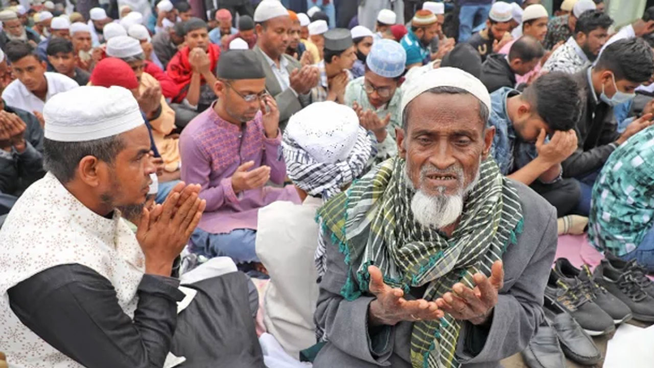 বিশ্ব ইজতেমা দ্বিতীয় ধাপের আখেরি মোনাজাত শুরু