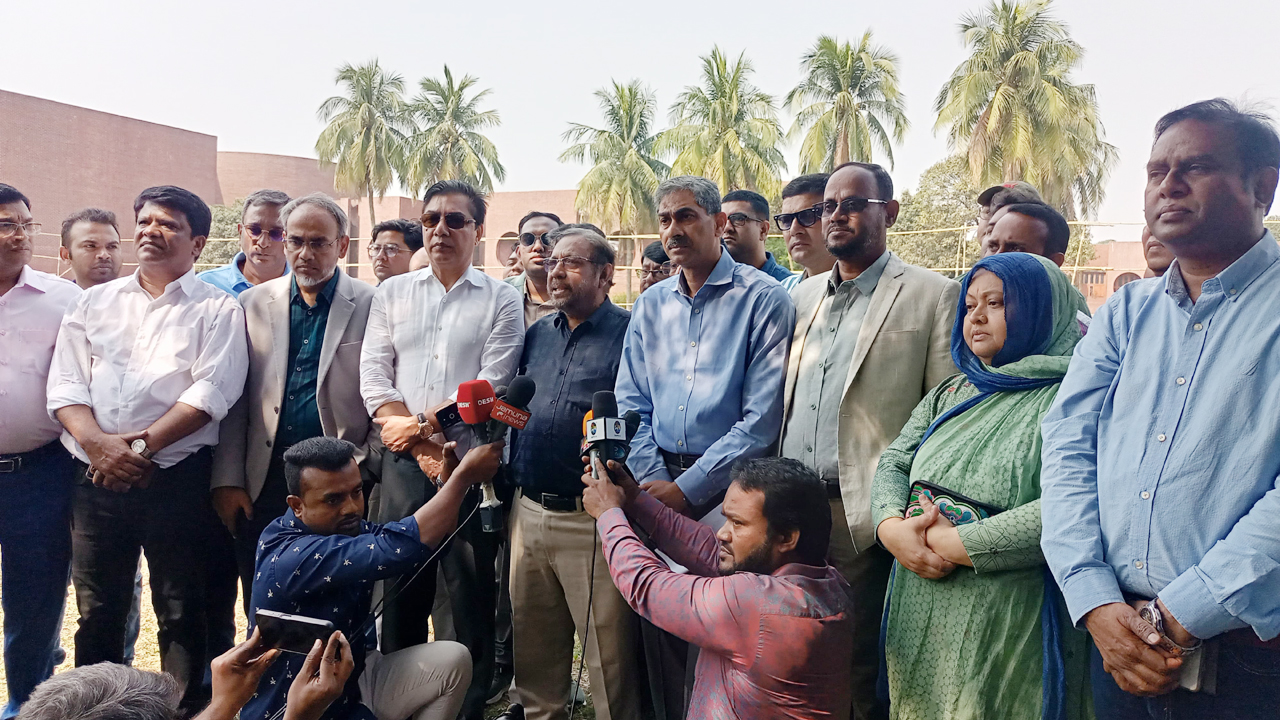 বর্ধিত সভায় হবে ৪ হাজার লোকের সমাগম আগামী নির্বাচনের দিকে বেশি নজর দিচ্ছে বিএনপি : এ্যানী