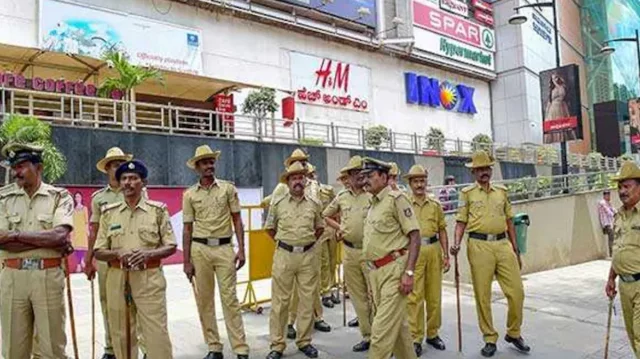 মদ কেনার টাকা না দেওয়ায় নারীকে ছুরিকাঘাত