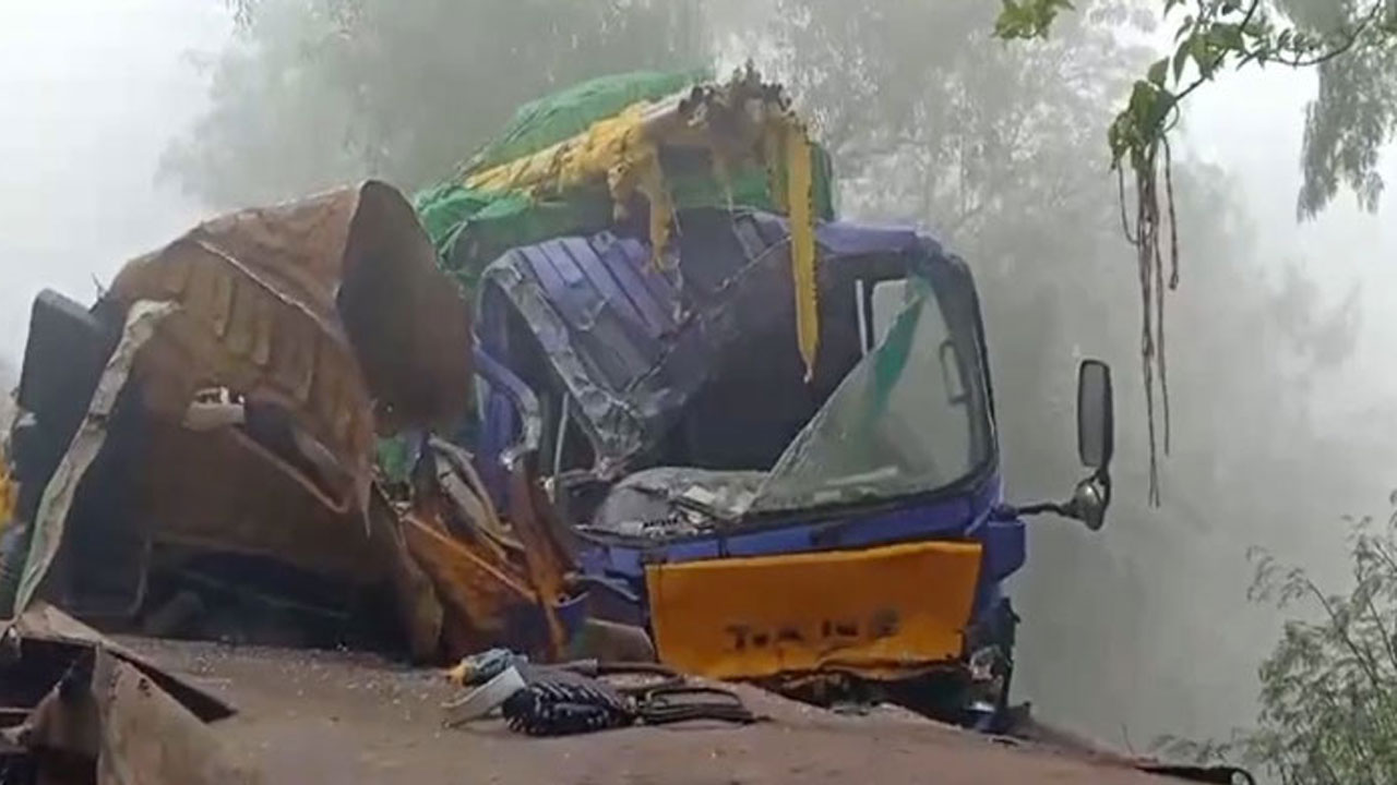 গোপালগঞ্জে ৪ যানবাহনের সংঘর্ষে নিহত ১, আহত ২০