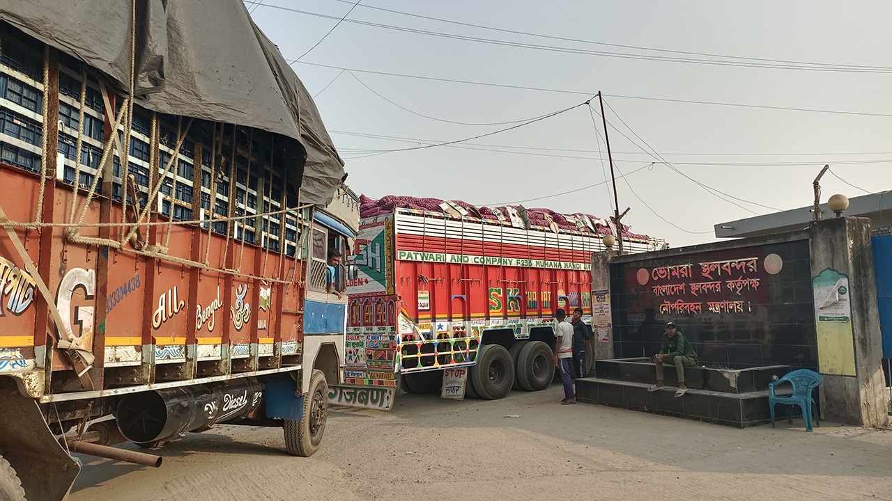 ভোমরা স্থলবন্দর দিয়ে ৪ মাসে সোয়া লাখ মেট্রিক টন চাল আমদানি