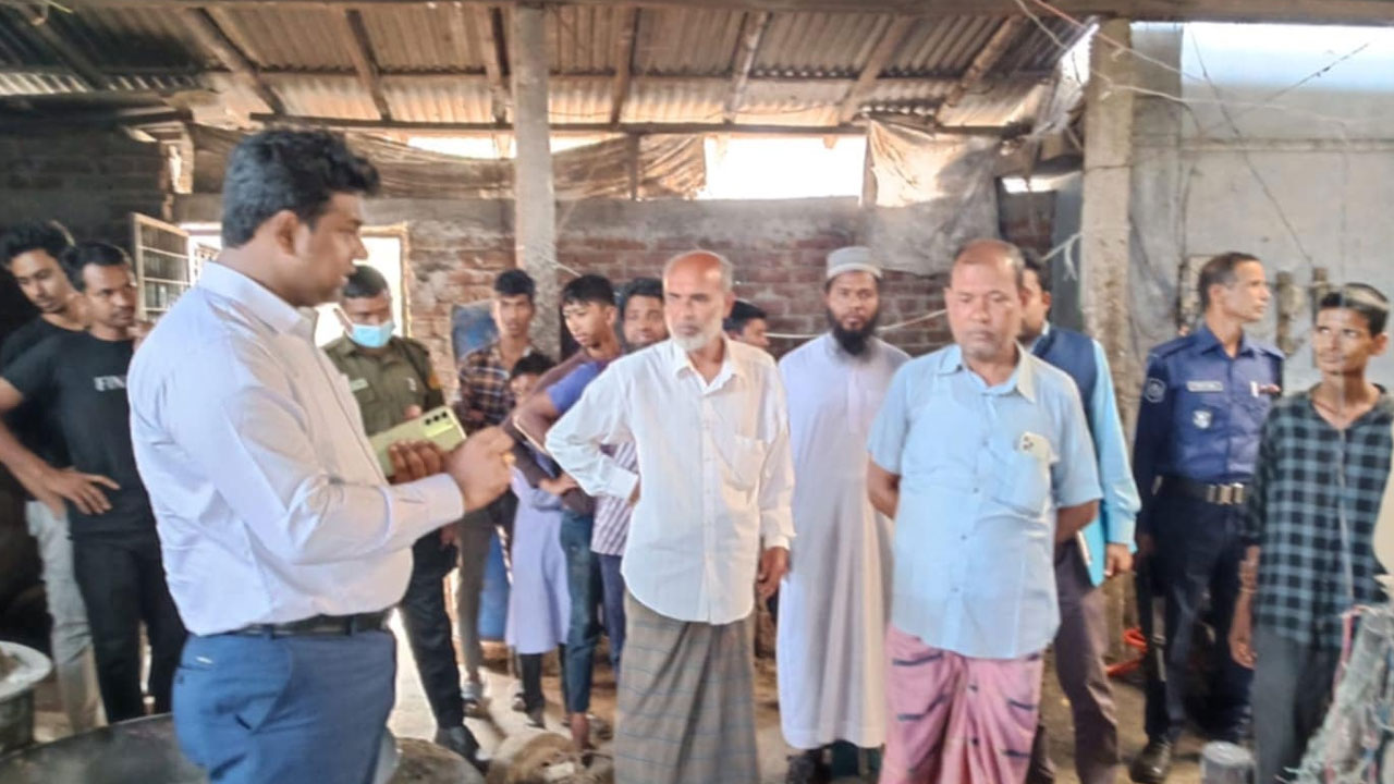 হিলিতে সেমাই কারখানায় অভিযান, ৬০ হাজার টাকা জরিমানা