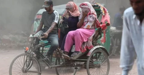 আজ ঢাকার বাতাস ‘অস্বাস্থ্যকর’, বায়ুদূষণের শীর্ষে দিল্লি