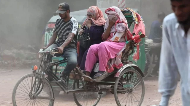 আজ ঢাকার বাতাস ‘অস্বাস্থ্যকর’, বায়ুদূষণের শীর্ষে দিল্লি